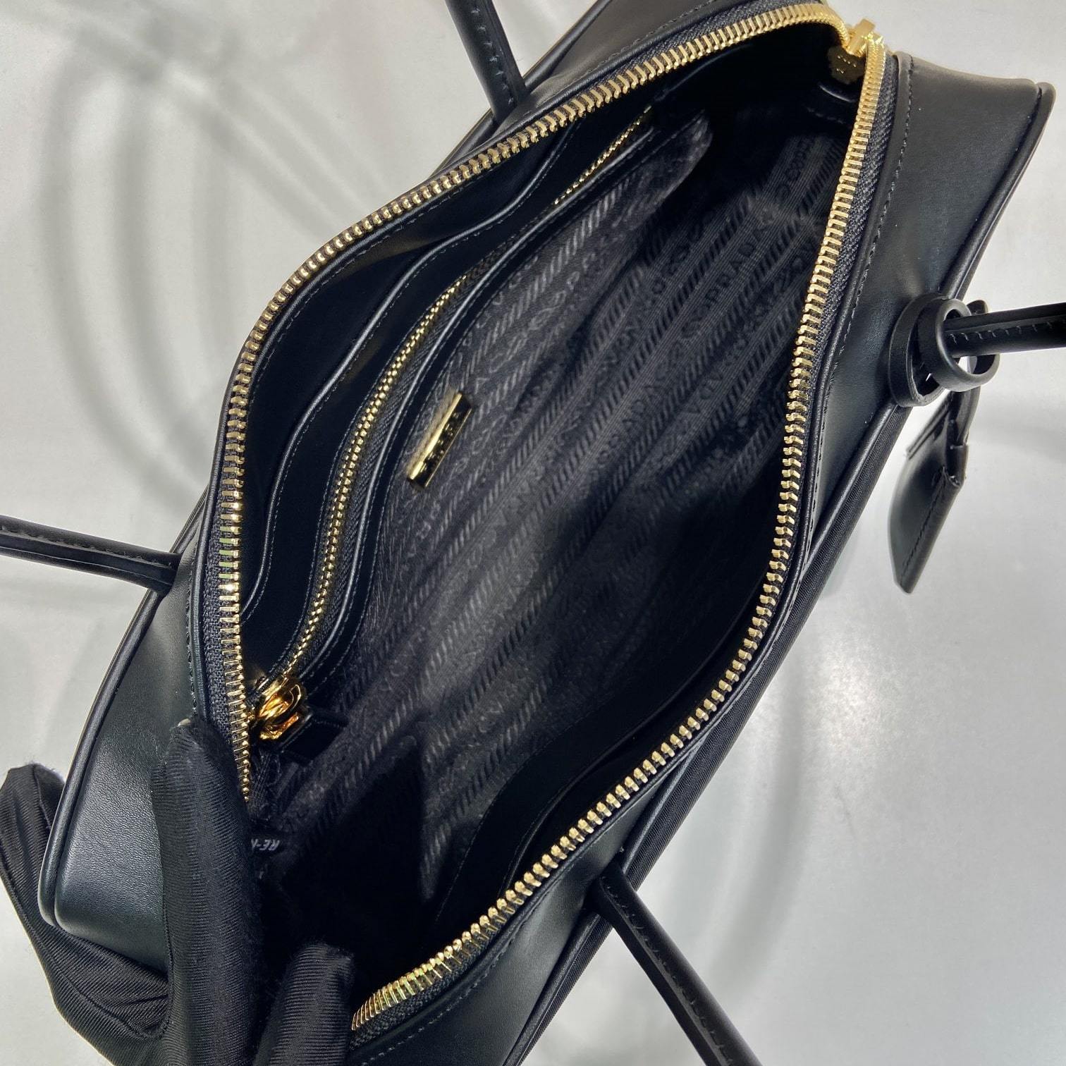 高仿Prada*RE-Nylon系列1BB133單肩手提袋黑色小號免檢版