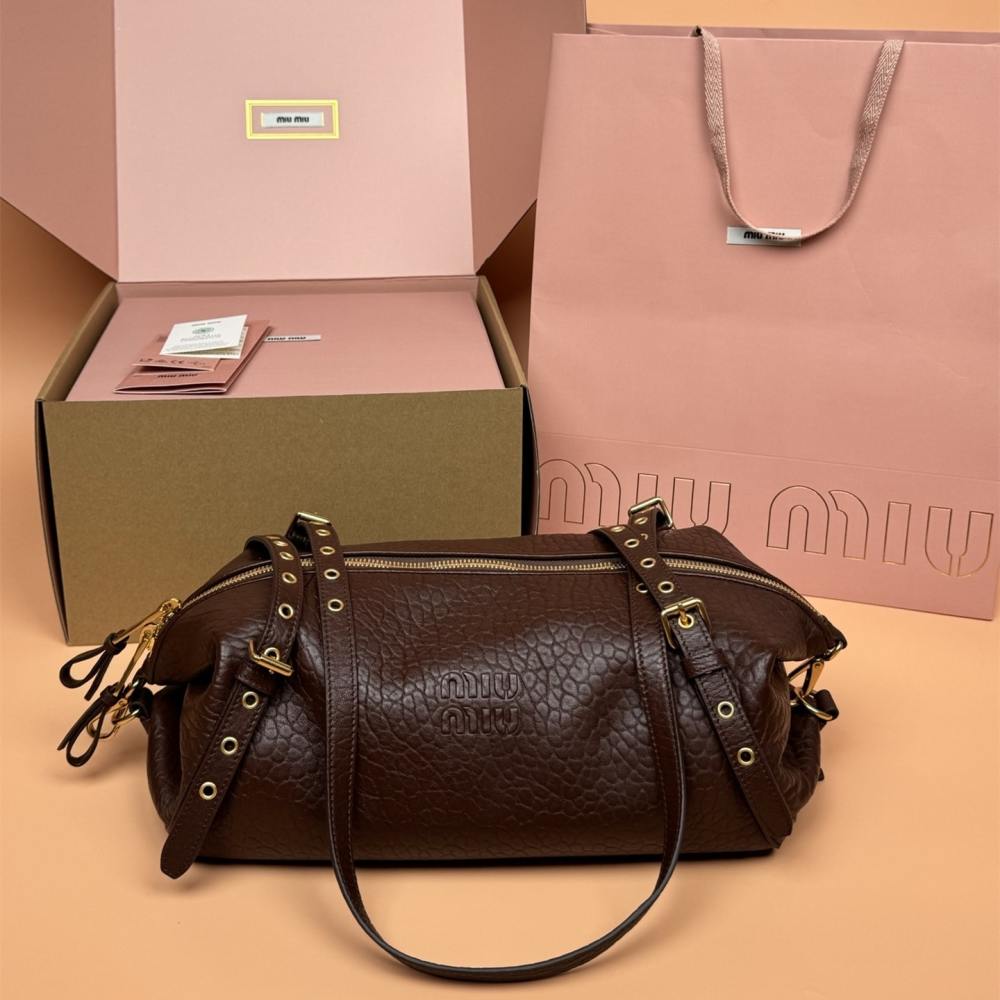 高仿miumiu*5BC190小羊皮壓花單肩包棕色免檢版