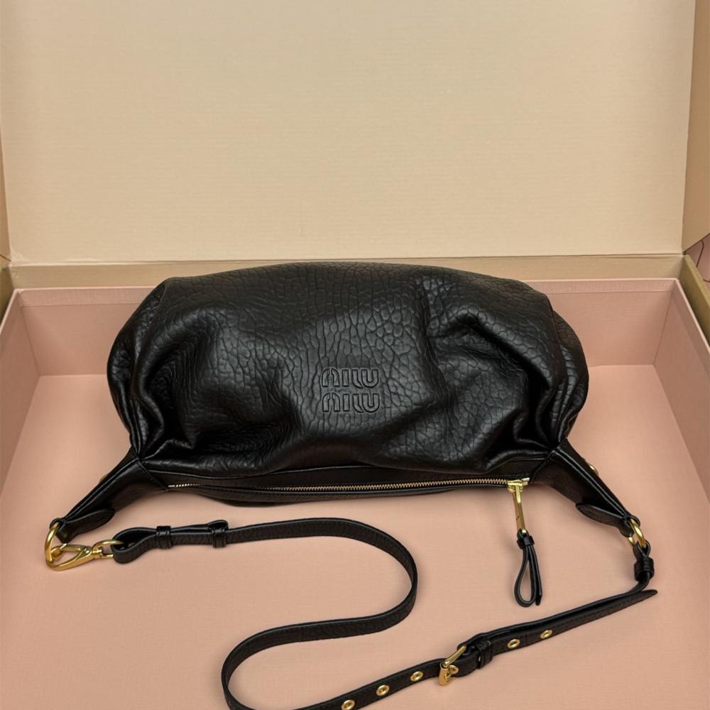 高仿miumiu*5BC191小羊皮單肩包黑色免檢版