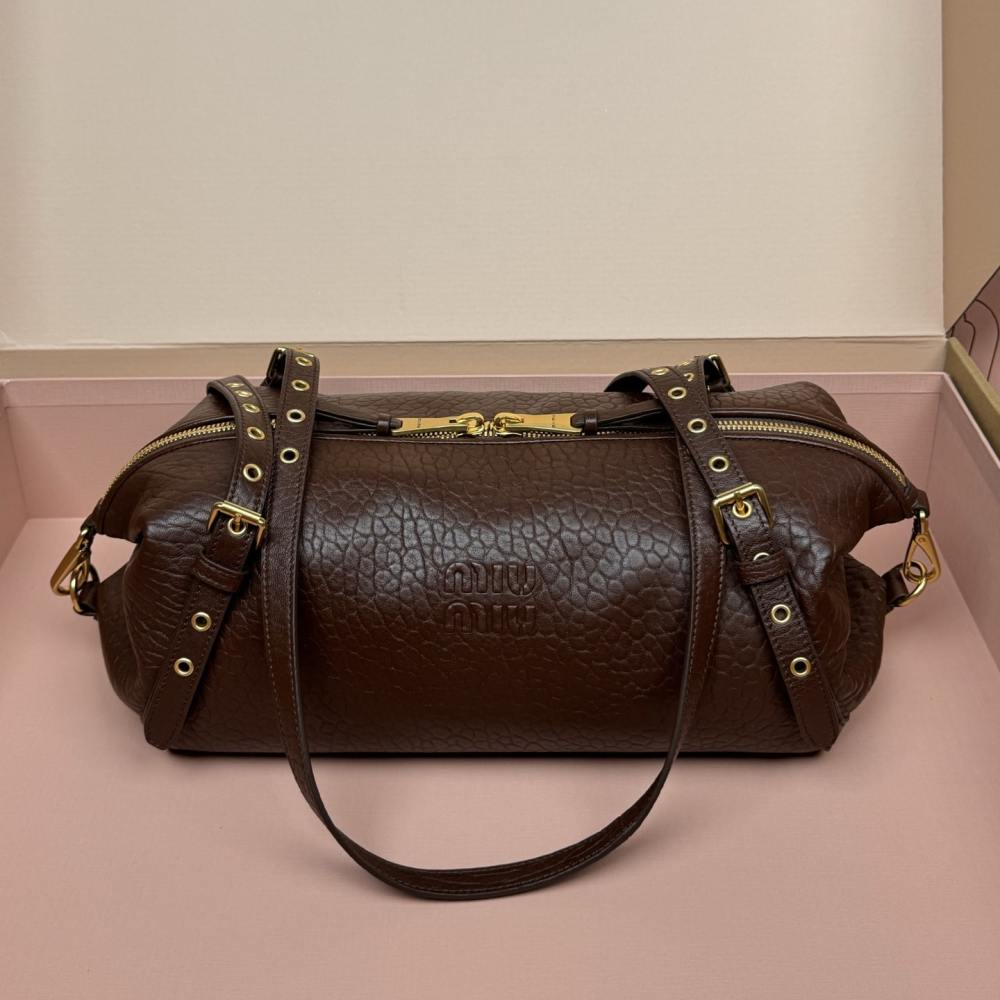 高仿miumiu*5BC190小羊皮壓花單肩包棕色免檢版