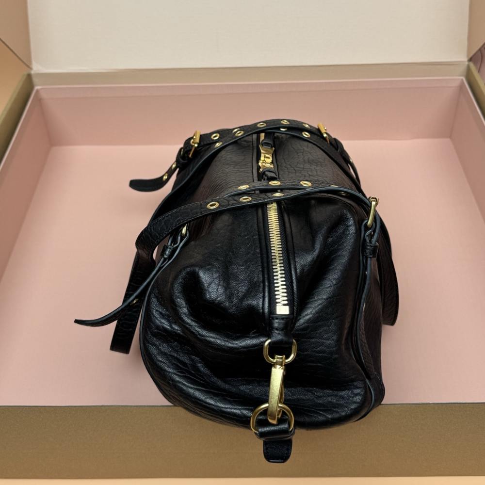 高仿miumiu*5BC190小羊皮壓花單肩包黑色免檢版