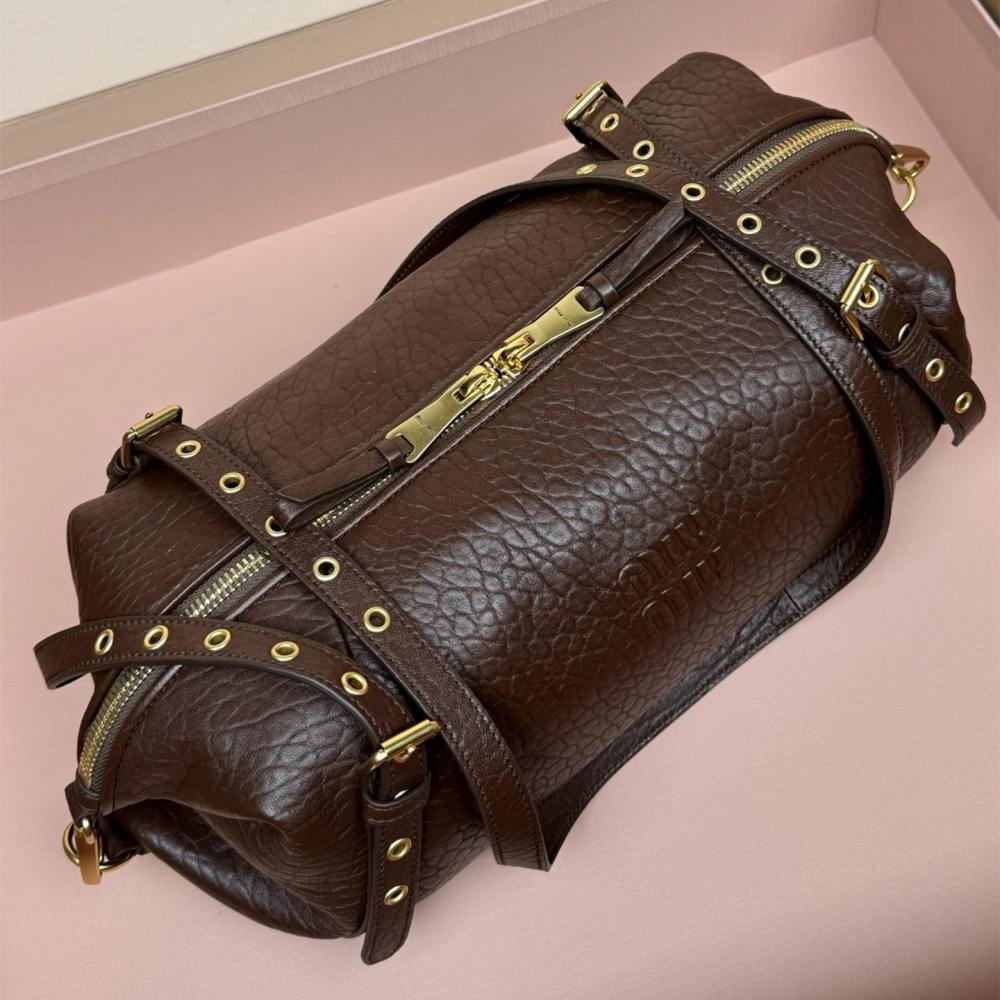 高仿miumiu*5BC190小羊皮壓花單肩包棕色免檢版