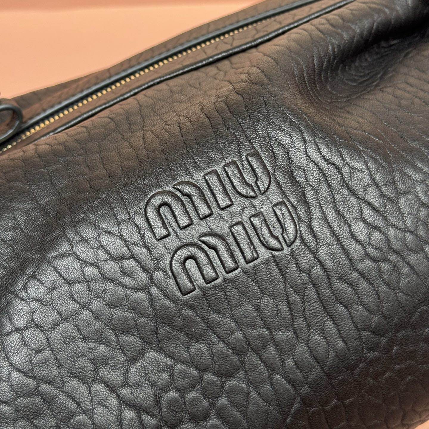 高仿miumiu*5BC191小羊皮單肩包黑色免檢版