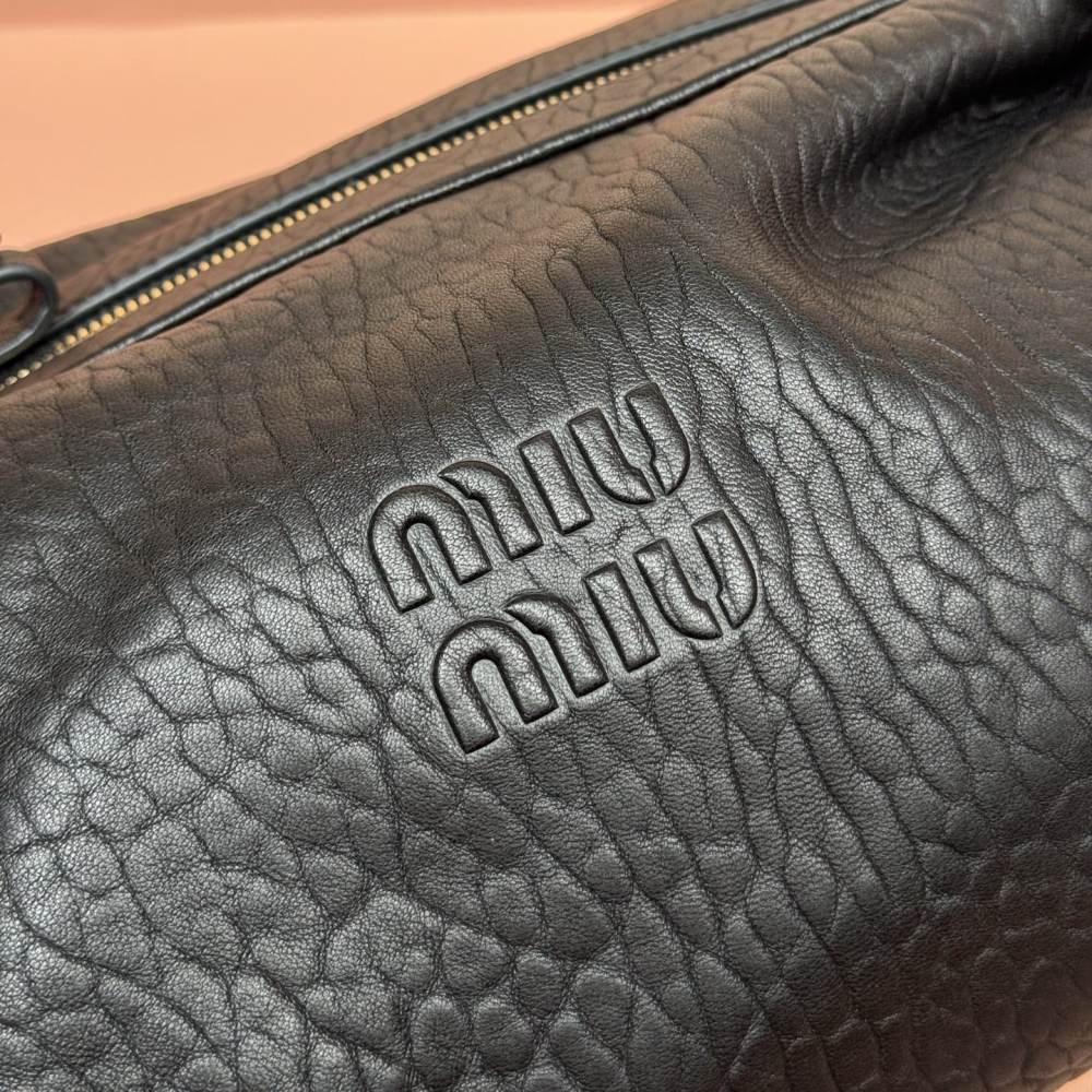 高仿miumiu*5BC191小羊皮單肩包黑色免檢版