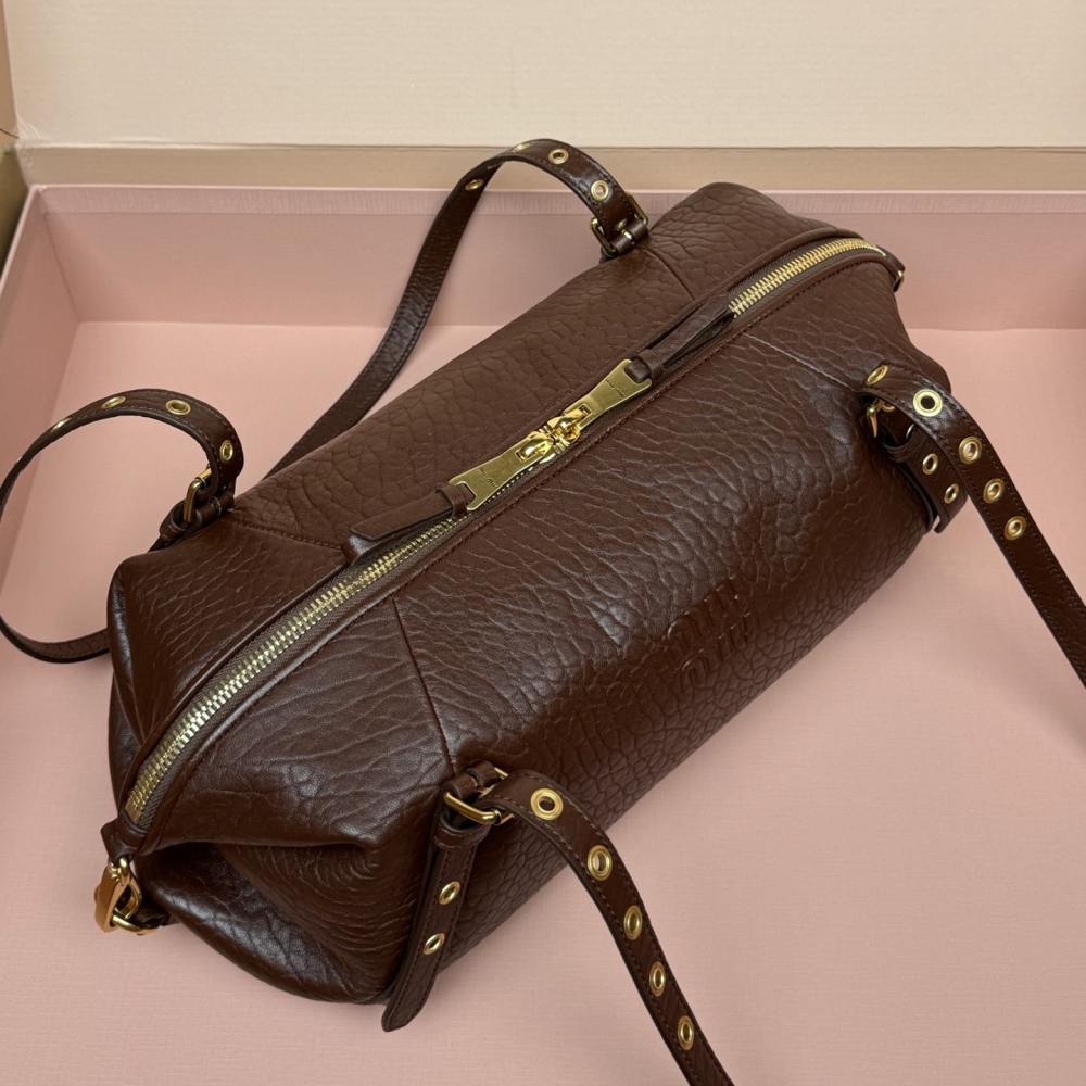 高仿miumiu*5BC190小羊皮壓花單肩包棕色免檢版