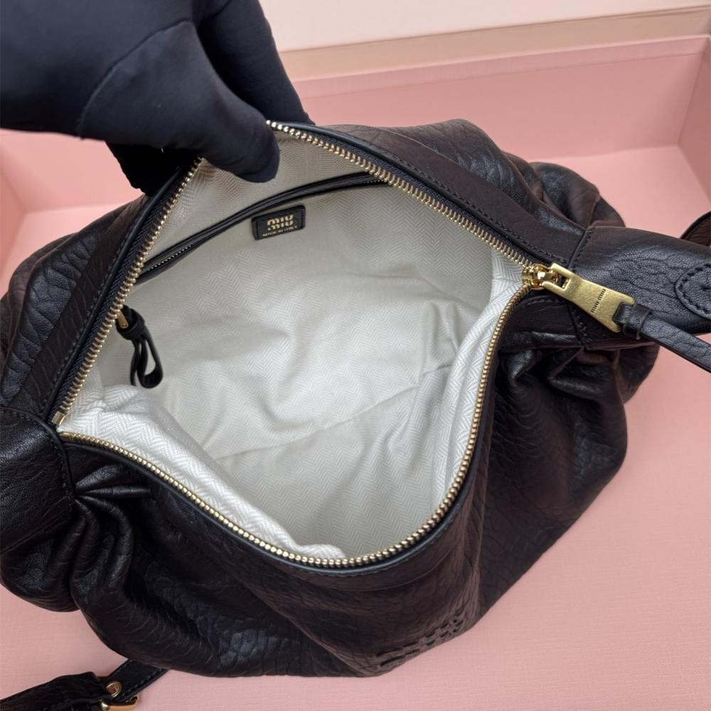高仿miumiu*5BC191小羊皮單肩包黑色免檢版