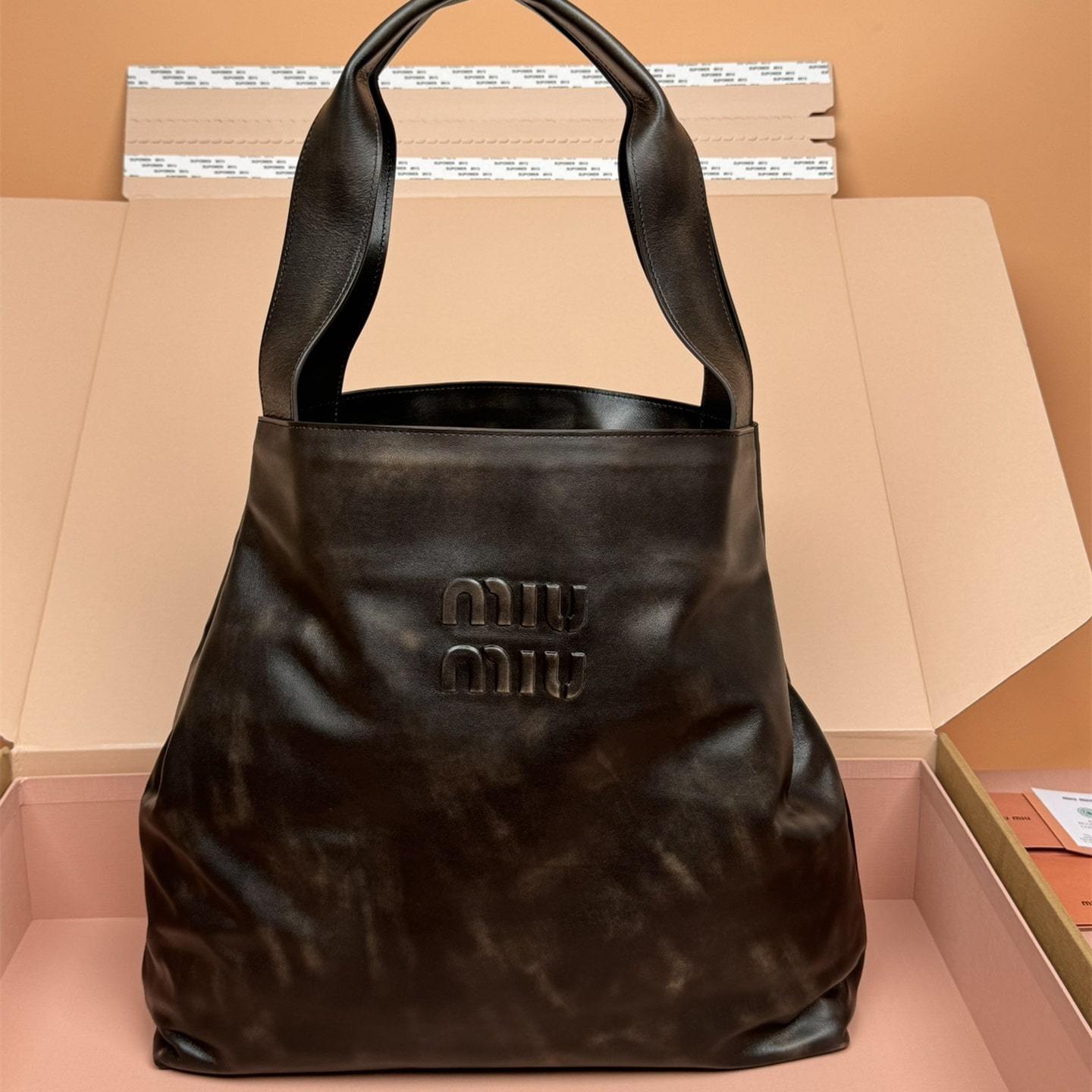 高仿miumiu*5BC119仿舊牛皮Tote包咖啡色免檢版