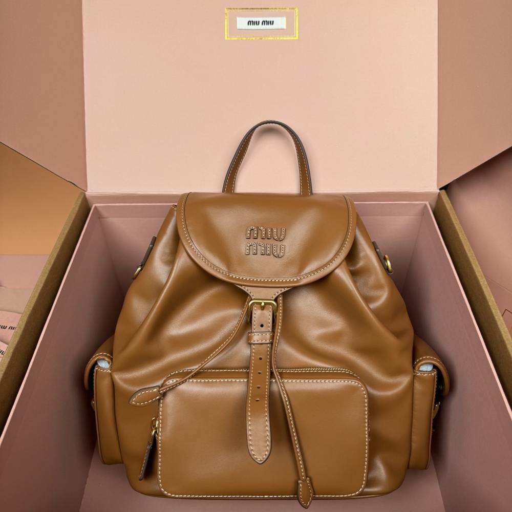 高仿miumiu*5BZ042牛皮雙肩包棕色大號免檢版