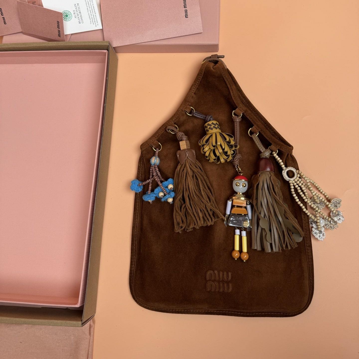 高仿miumiu*5BA295絨面革手提包橡木色免檢版