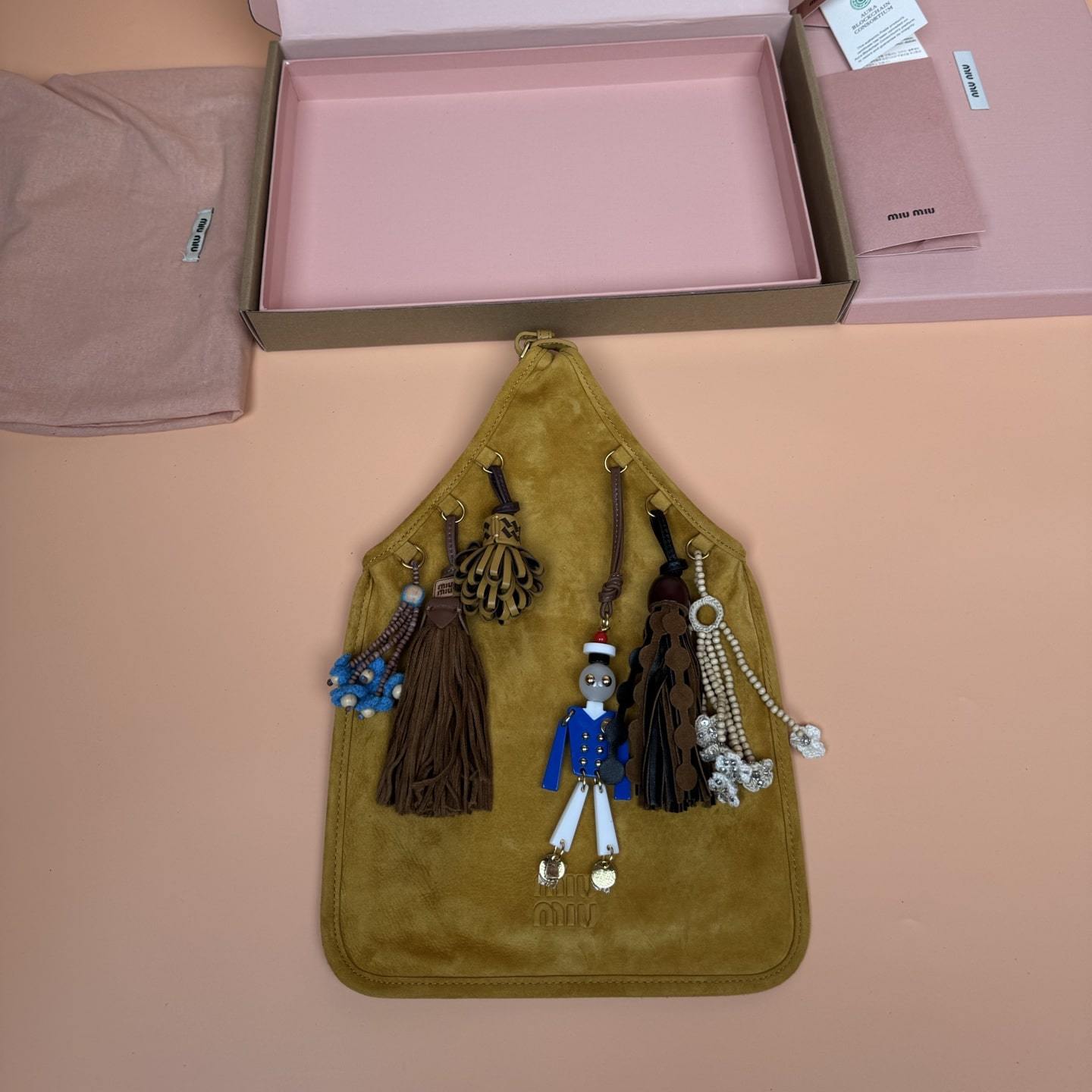 高仿miumiu*5BA295絨面革手提包棕色免檢版