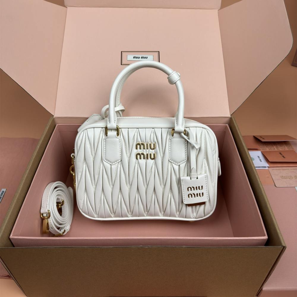 高仿miumiu*Arcadie系列5BB124小羊皮單肩包白色大號免檢版