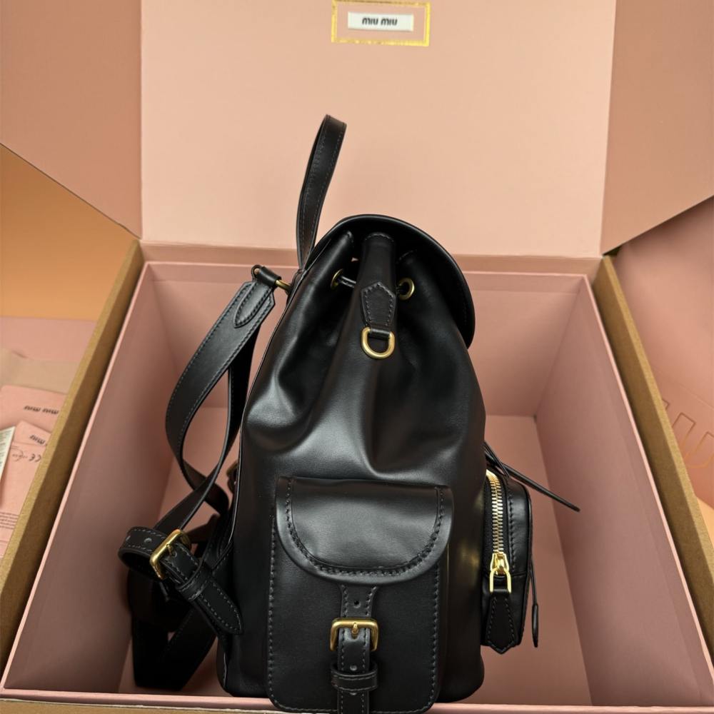 高仿miumiu*5BZ042牛皮雙肩包黑色大號免檢版