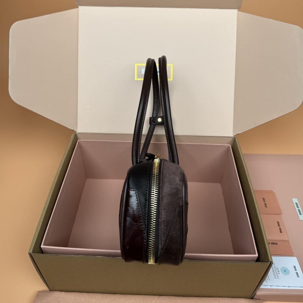高仿miumiu*Beau系列5BB173小羊皮手提袋石楠木色免檢版