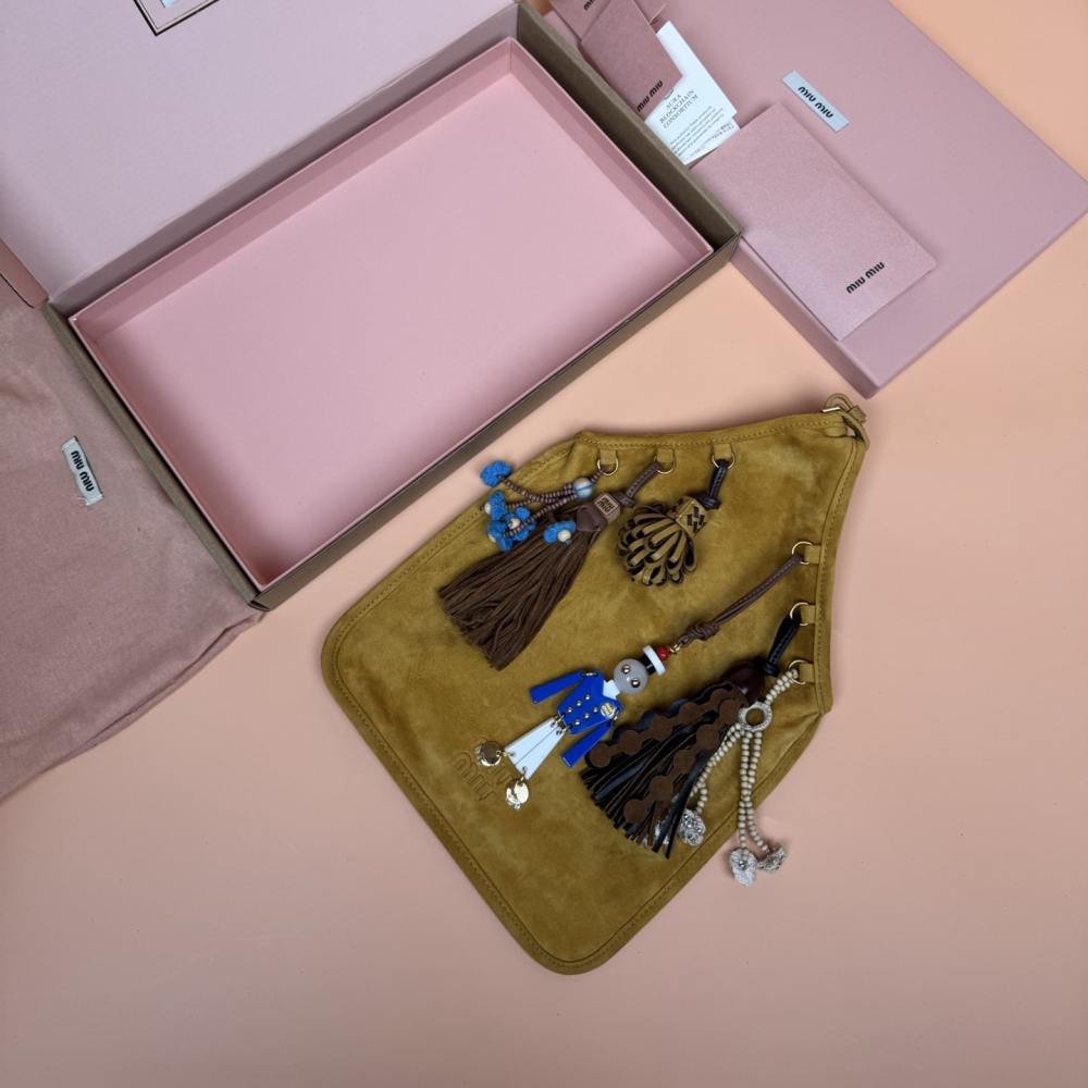 高仿miumiu*5BA295絨面革手提包棕色免檢版