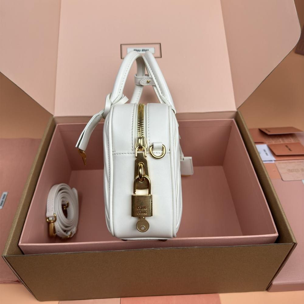 高仿miumiu*Arcadie系列5BB124小羊皮單肩包白色大號免檢版