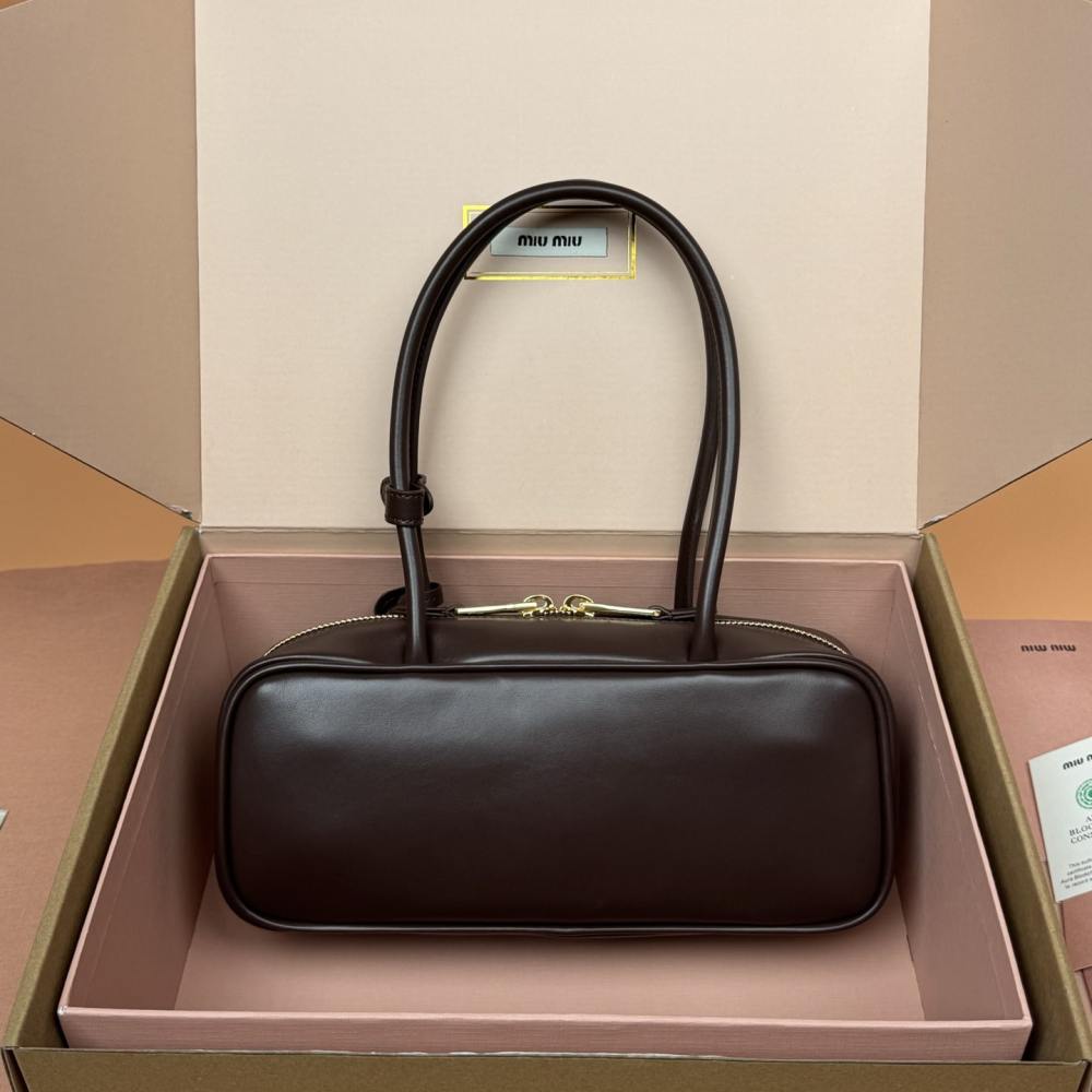 高仿miumiu*Beau系列5BB173小牛皮手提袋石楠木色免檢版