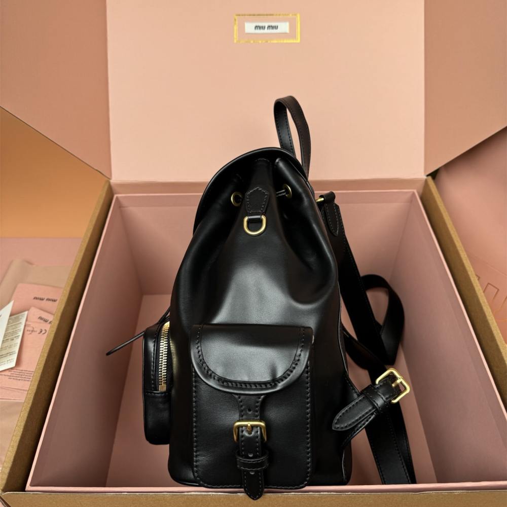 高仿miumiu*5BZ042牛皮雙肩包黑色大號免檢版