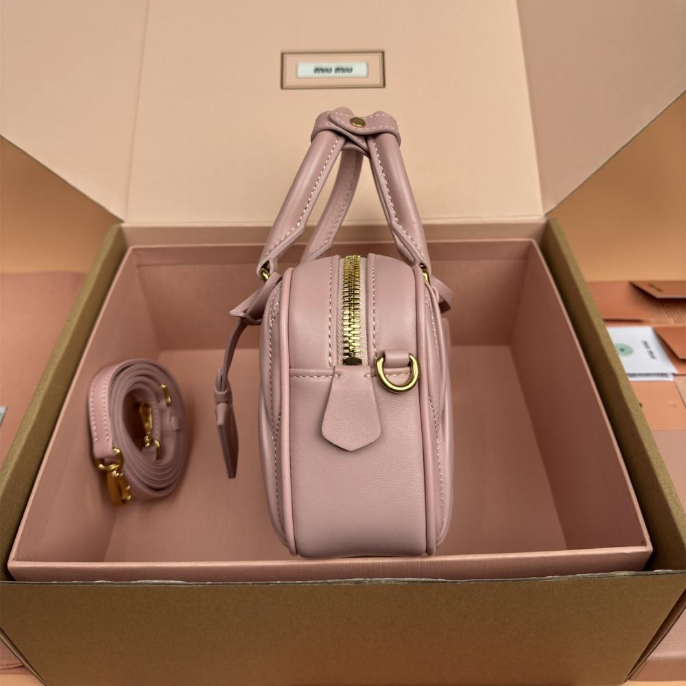 高仿miumiu*Arcadie系列5BB123小羊皮斜挎包粉色小號免檢版