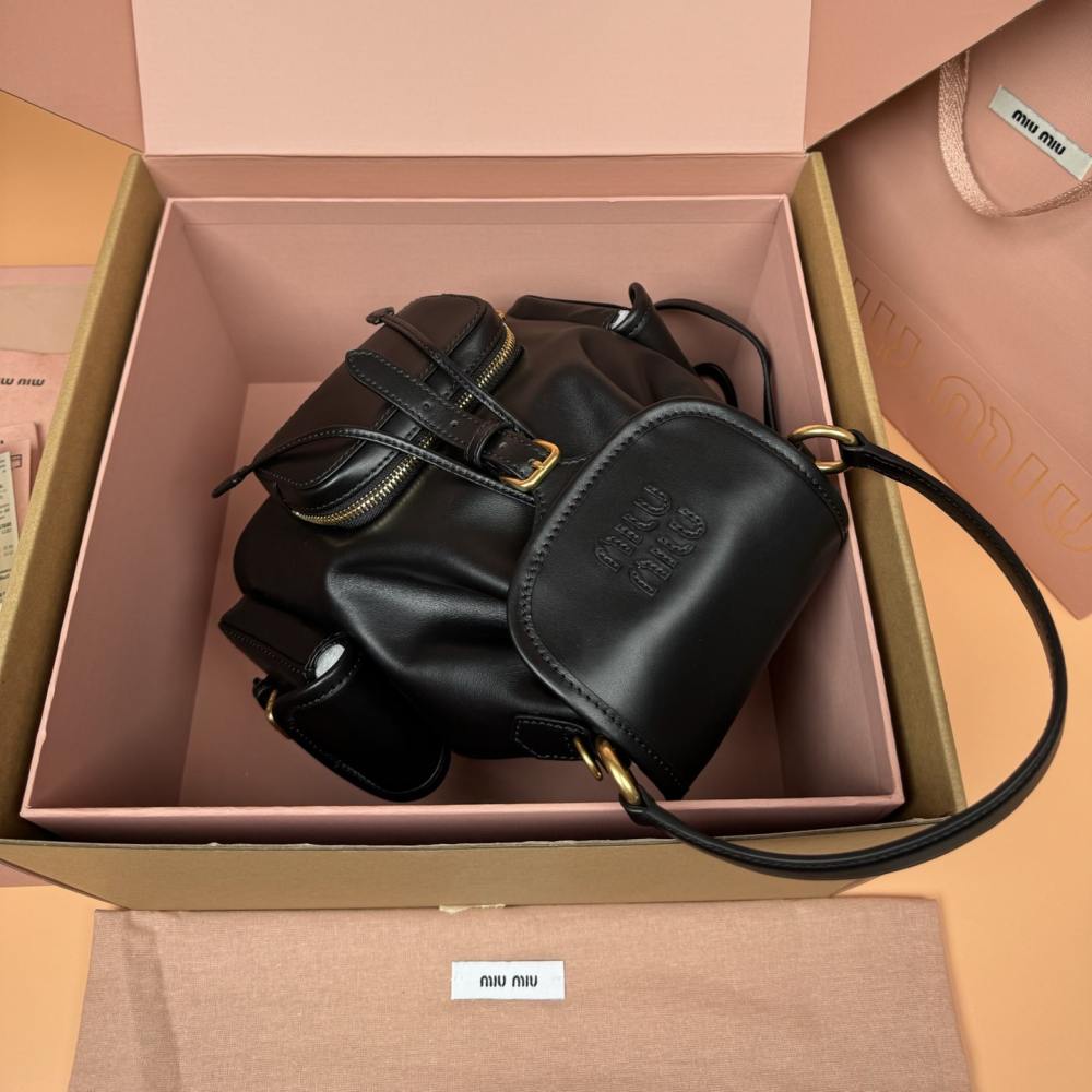 高仿miumiu*5BZ043牛皮雙肩包黑色小號免檢版