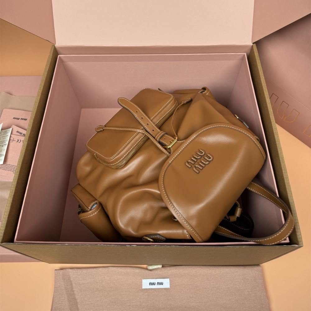 高仿miumiu*5BZ042牛皮雙肩包棕色大號免檢版