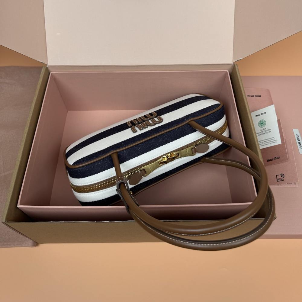 高仿miumiu*Beau系列5BB173牛皮帆布手提包藍白色免檢版