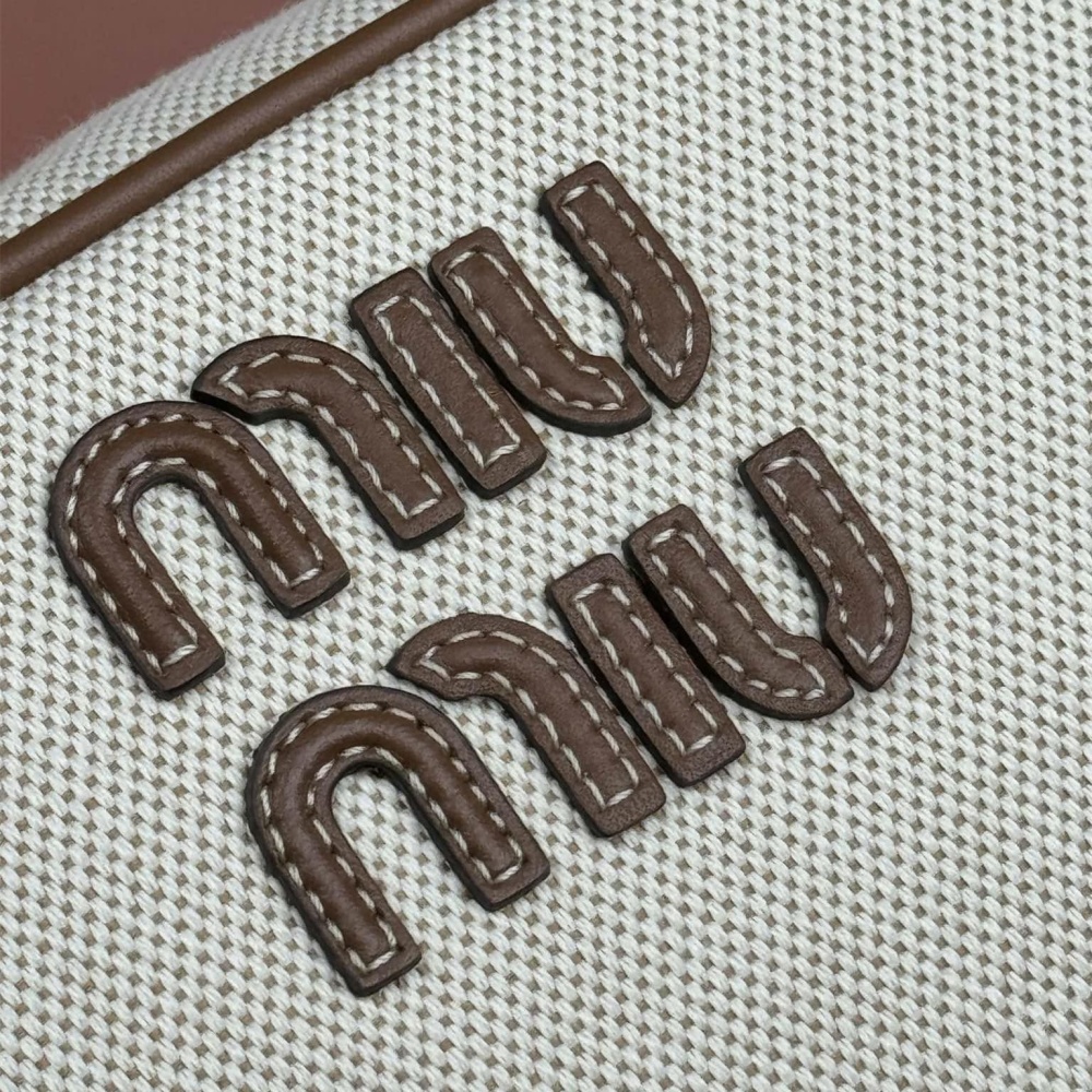 高仿miumiu*Beau系列5BB173棉質手拎袋棕色免檢版