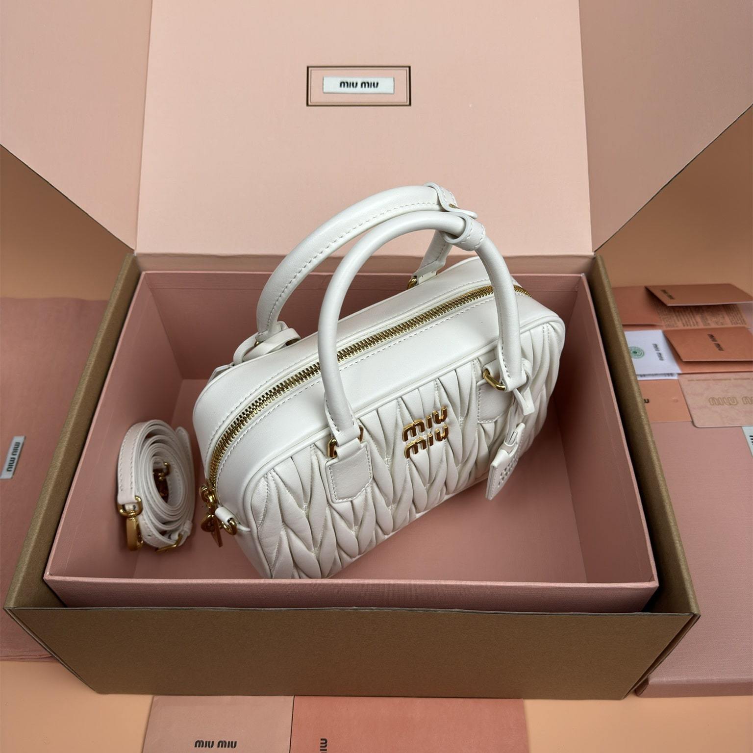高仿miumiu*Arcadie系列5BB124小羊皮單肩包白色大號免檢版