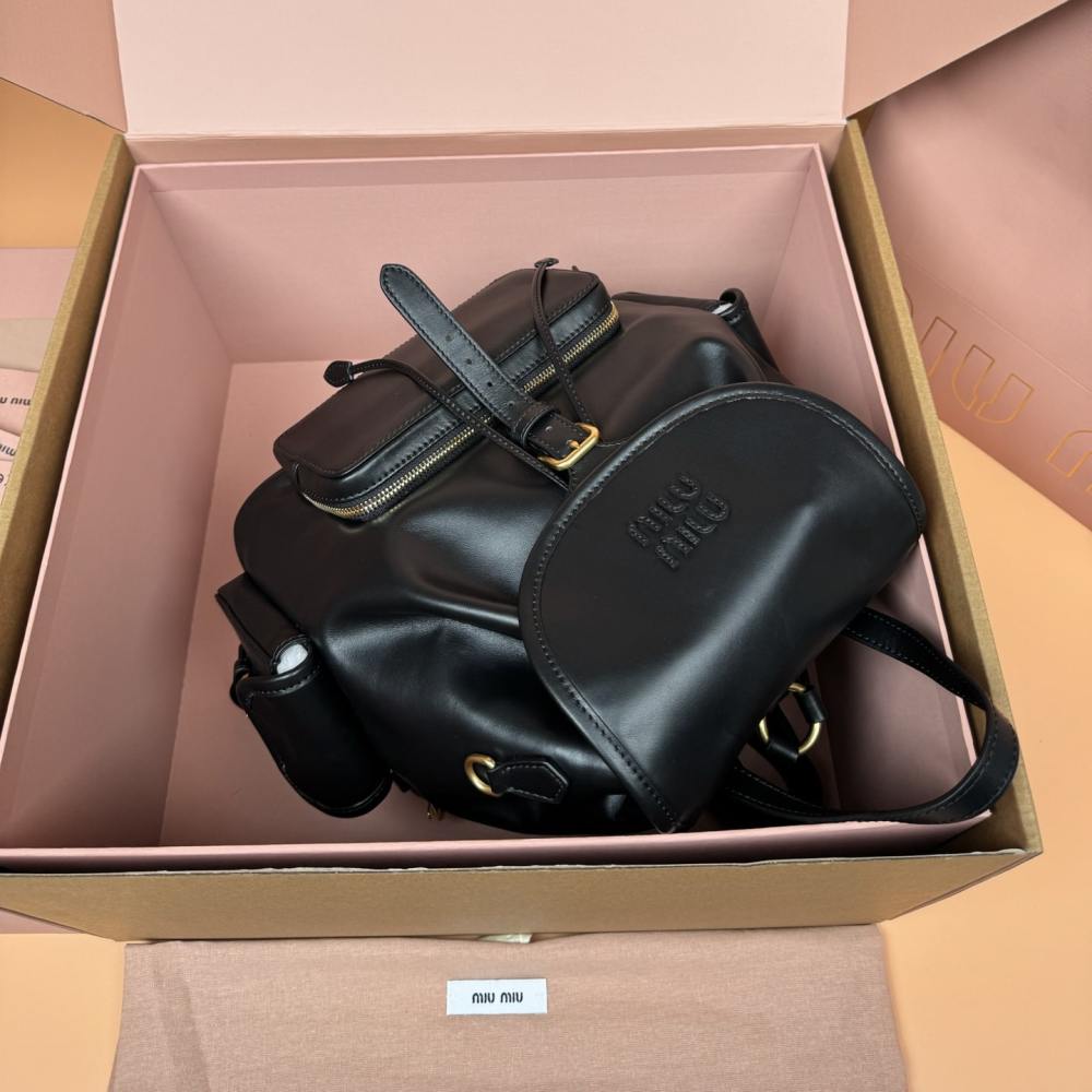 高仿miumiu*5BZ042牛皮雙肩包黑色大號免檢版