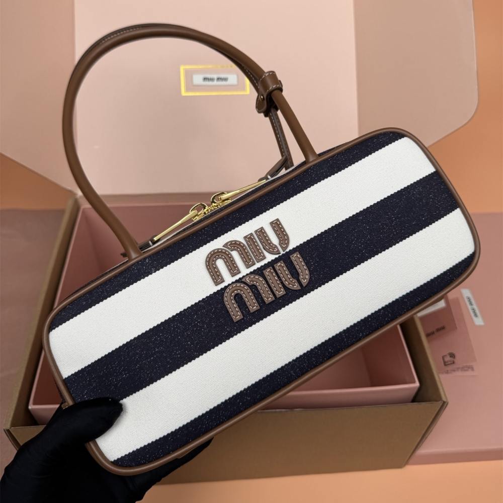 高仿miumiu*Beau系列5BB173牛皮帆布手提包藍白色免檢版