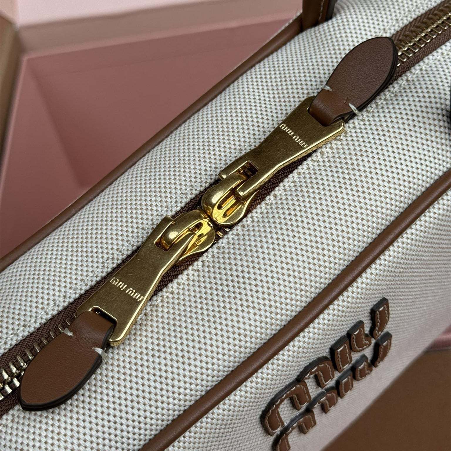 高仿miumiu*Beau系列5BB173棉質手拎袋棕色免檢版