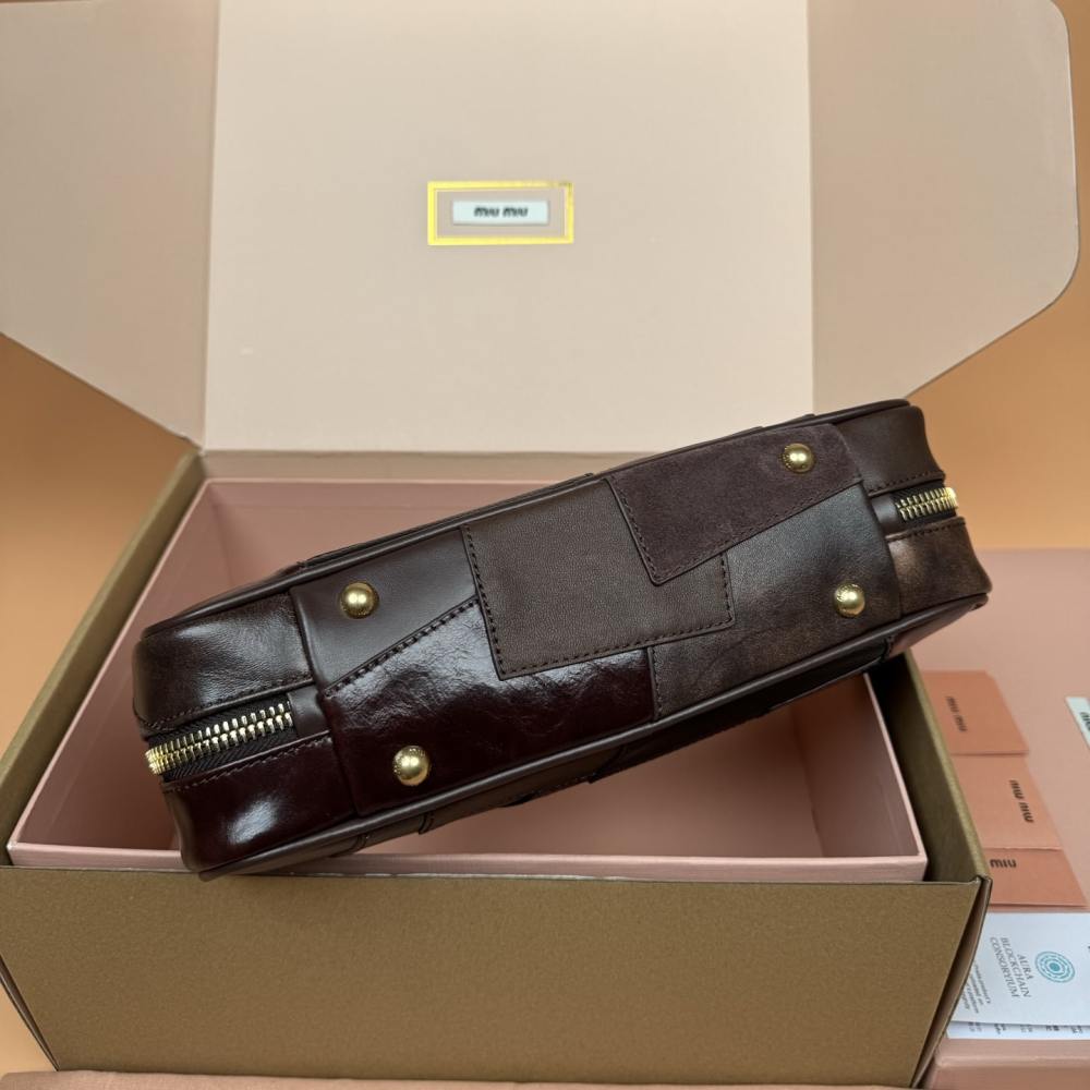 高仿miumiu*Beau系列5BB173小羊皮手提袋石楠木色免檢版