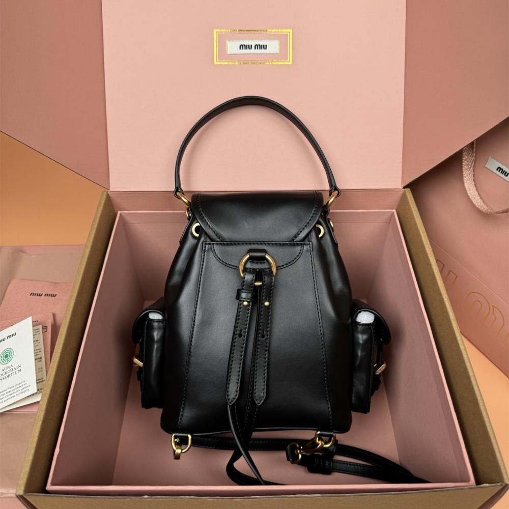 高仿miumiu*5BZ043牛皮雙肩包黑色小號免檢版