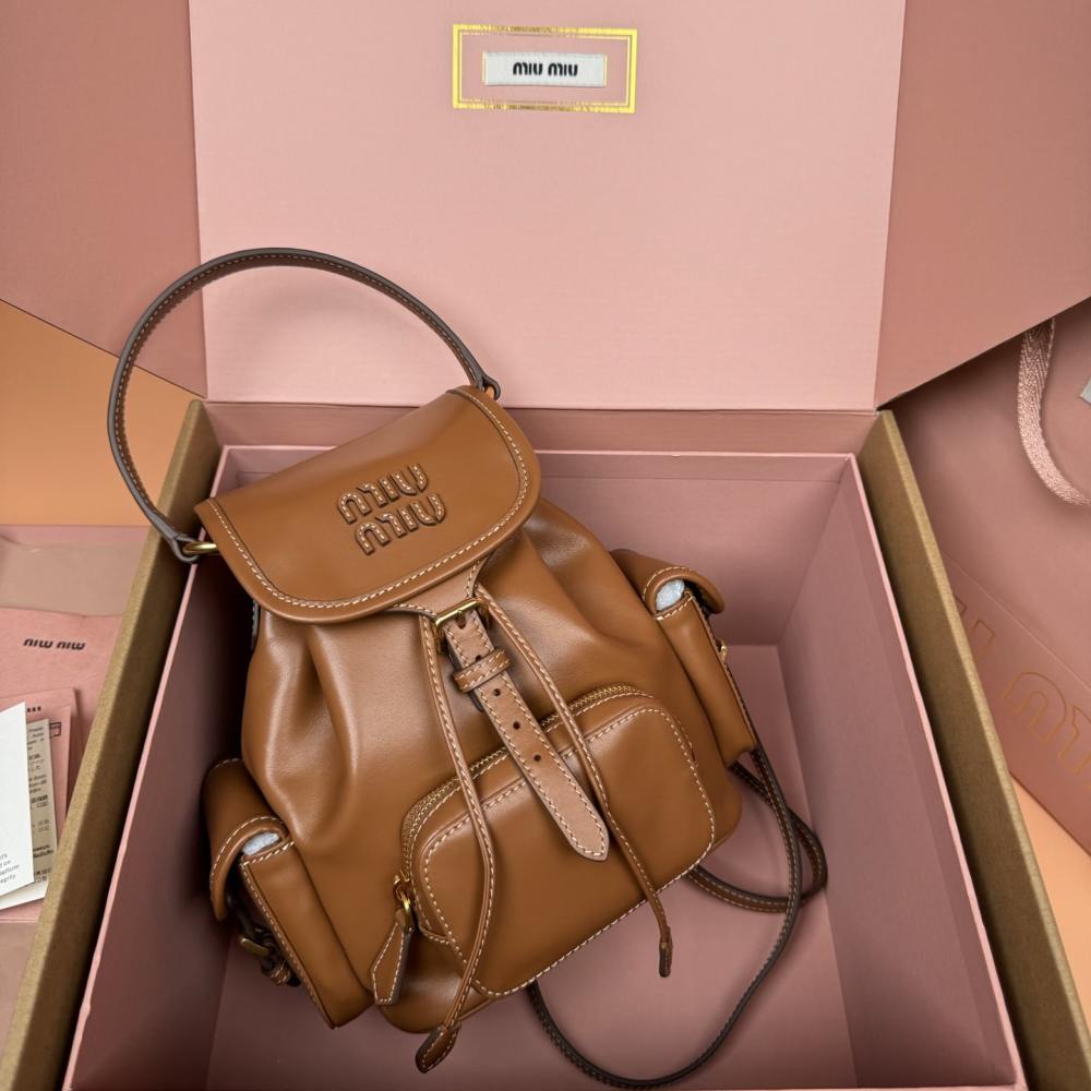 高仿miumiu*5BZ043牛皮雙肩包棕色小號免檢版