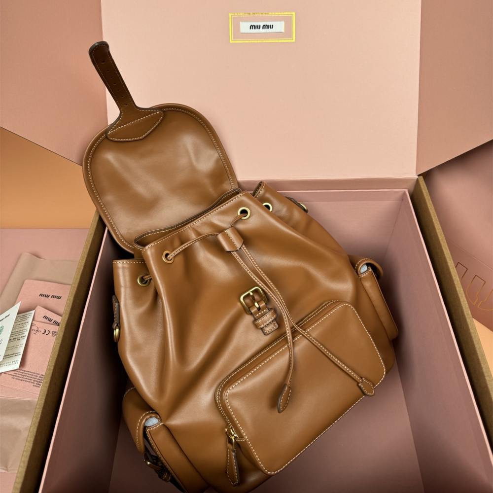 高仿miumiu*5BZ042牛皮雙肩包棕色大號免檢版