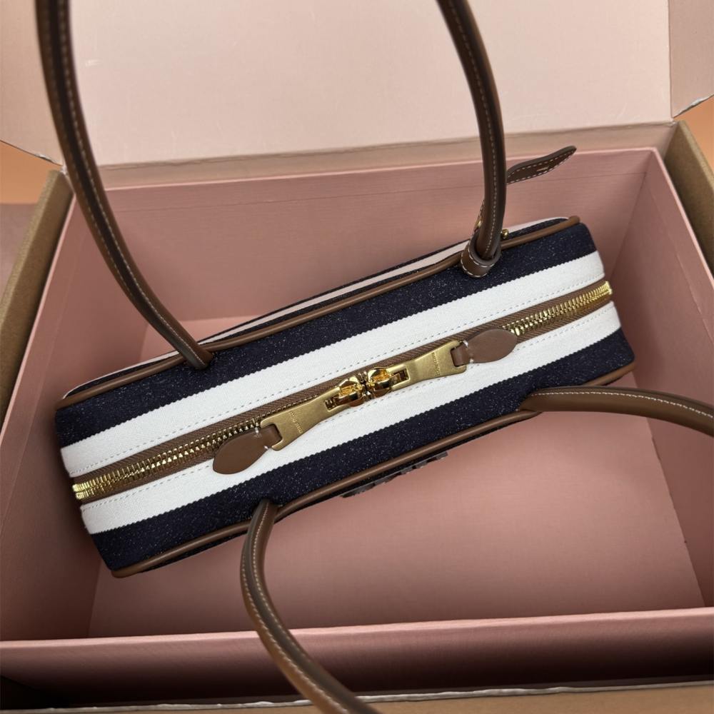 高仿miumiu*Beau系列5BB173牛皮帆布手提包藍白色免檢版