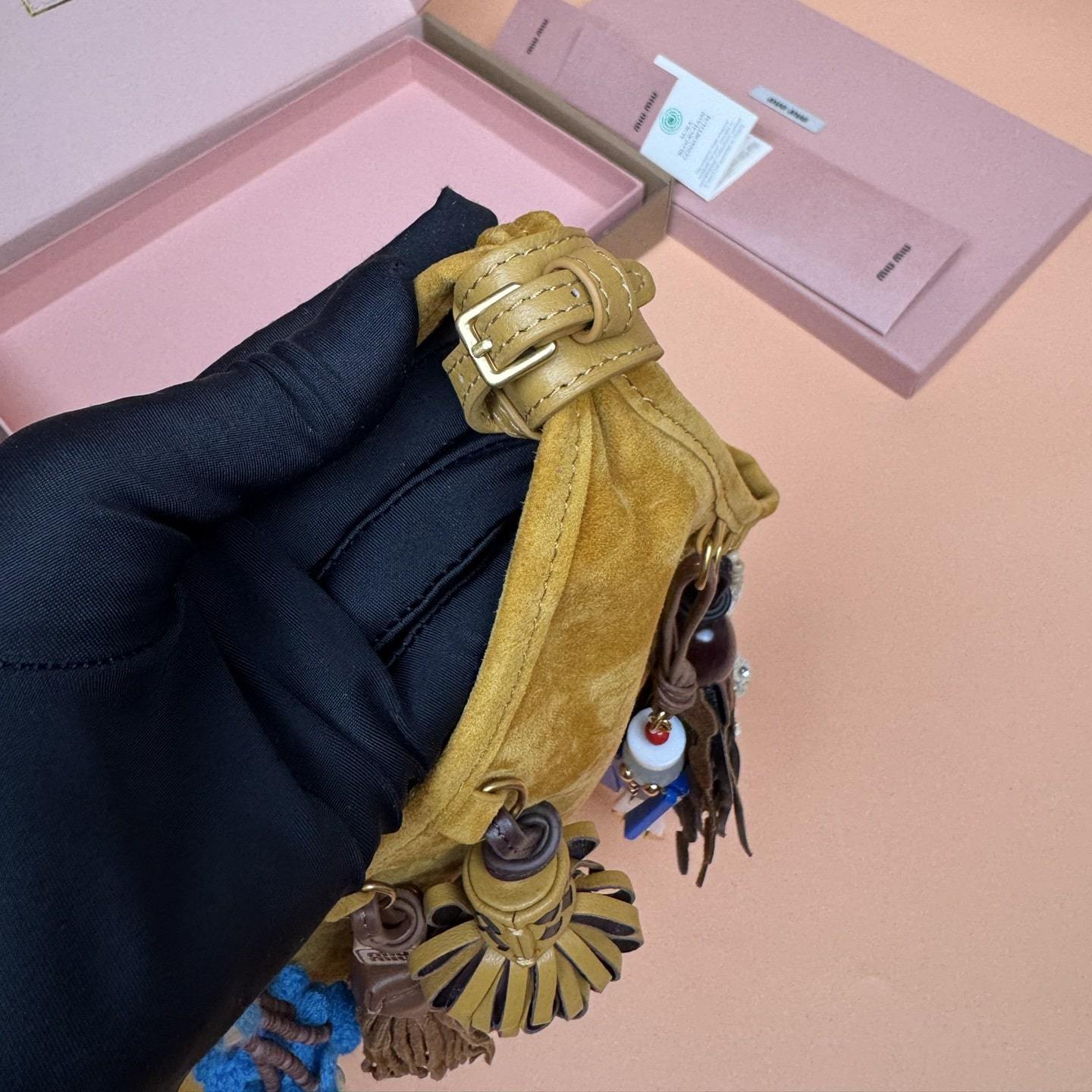 高仿miumiu*5BA295絨面革手提包棕色免檢版
