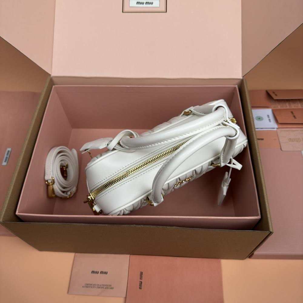 高仿miumiu*Arcadie系列5BB124小羊皮單肩包白色大號免檢版