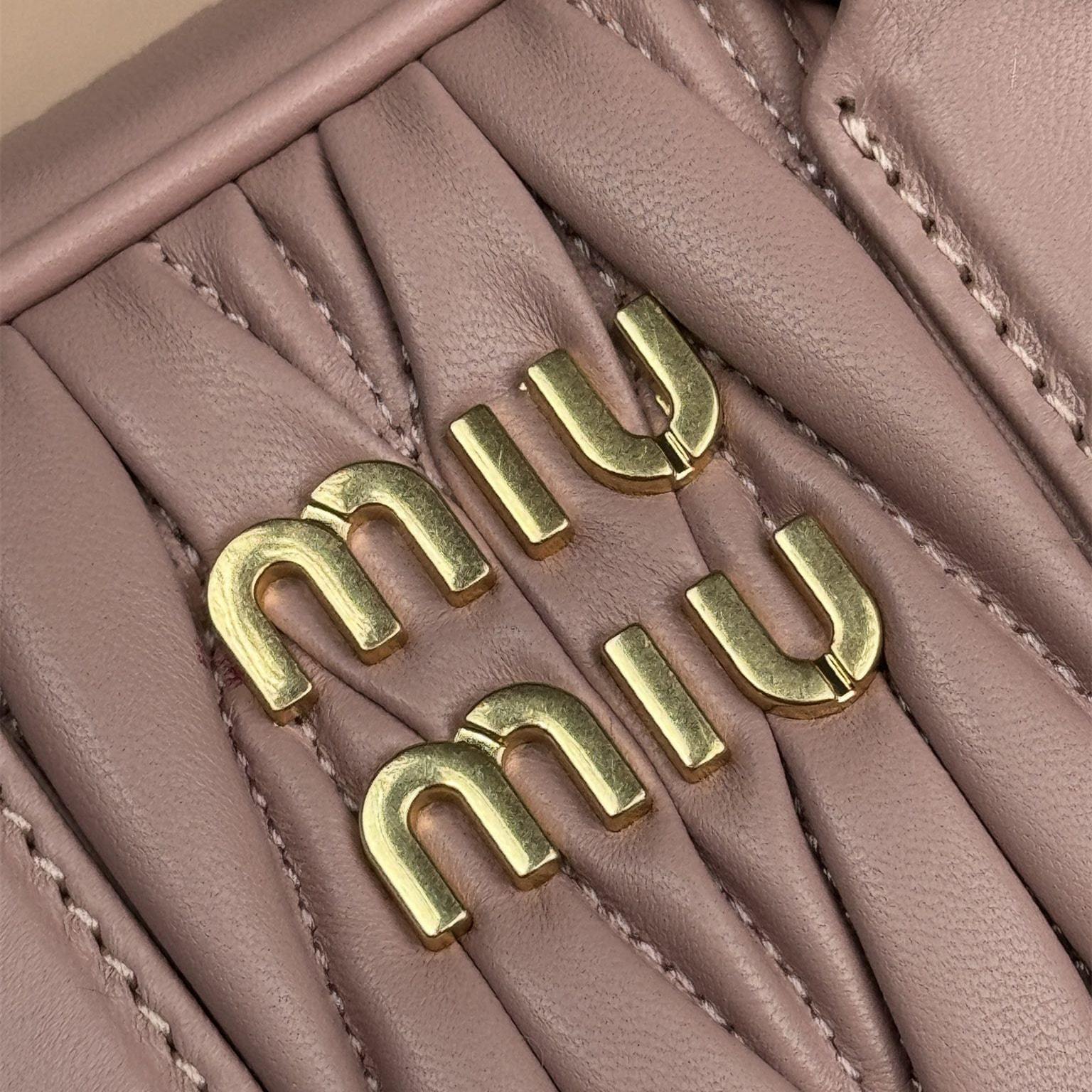 高仿miumiu*Arcadie系列5BB123小羊皮斜挎包粉色小號免檢版