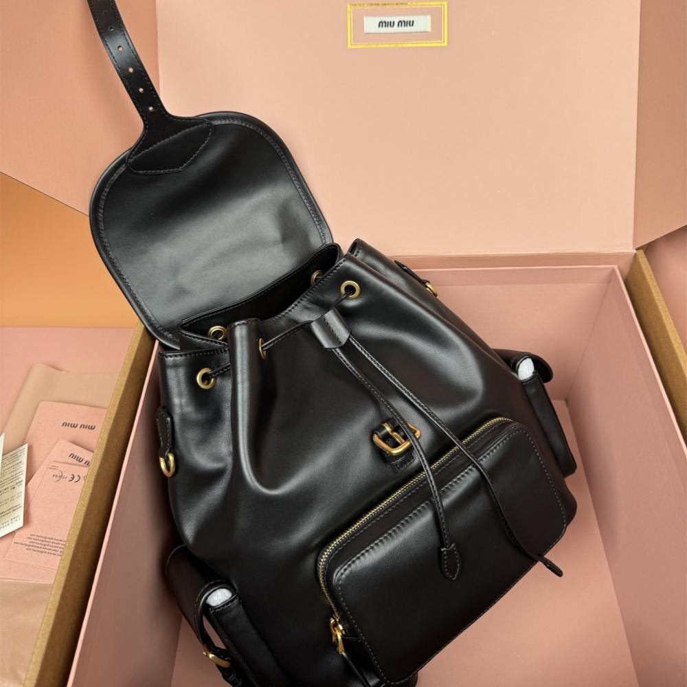 高仿miumiu*5BZ042牛皮雙肩包黑色大號免檢版