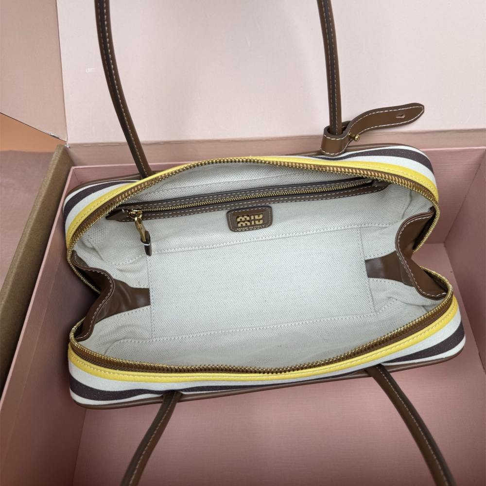 高仿miumiu*Beau系列5BB173牛皮帆布手提包米棕色免檢版
