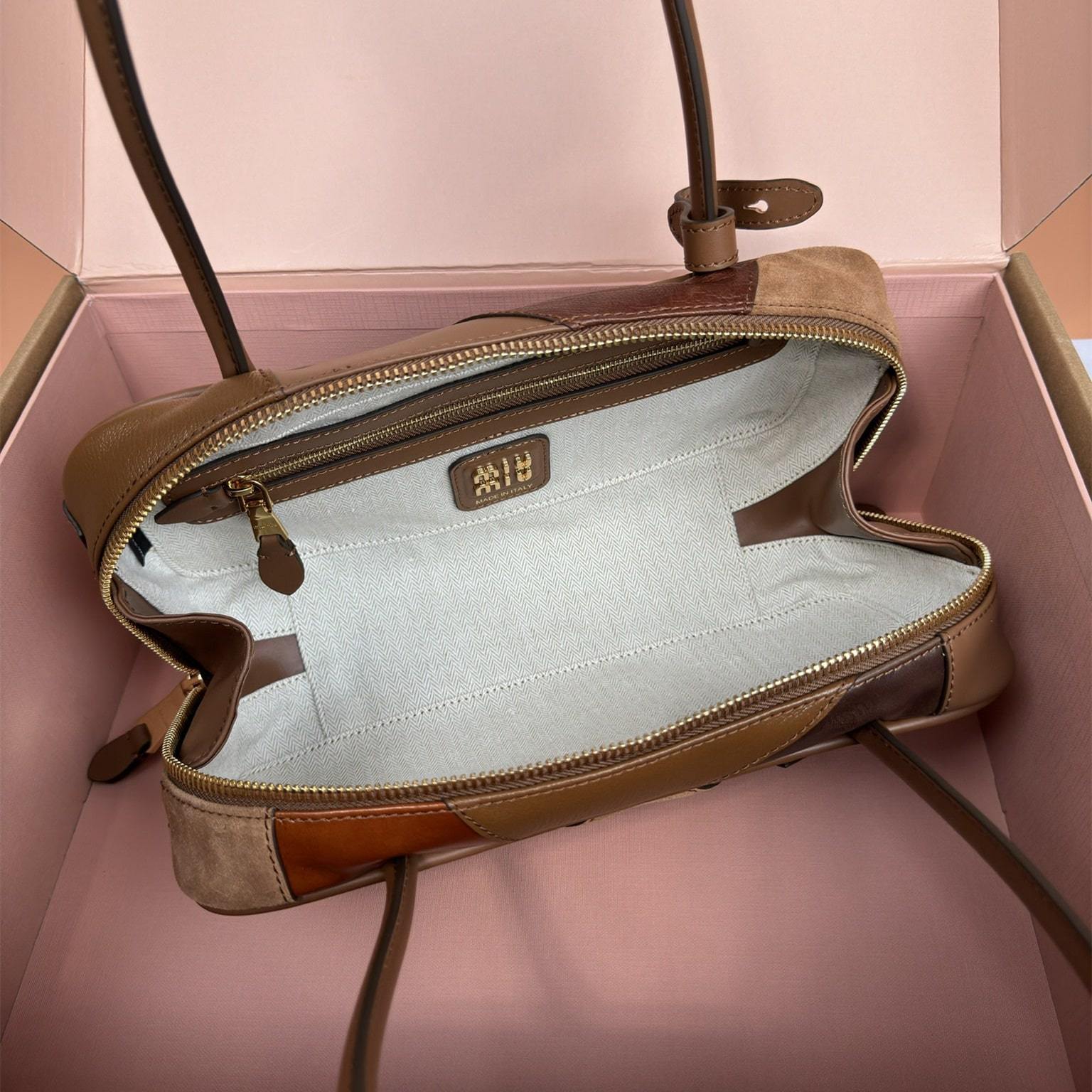高仿miumiu*Beau系列5BB173牛羊皮手提袋干邑色免檢版