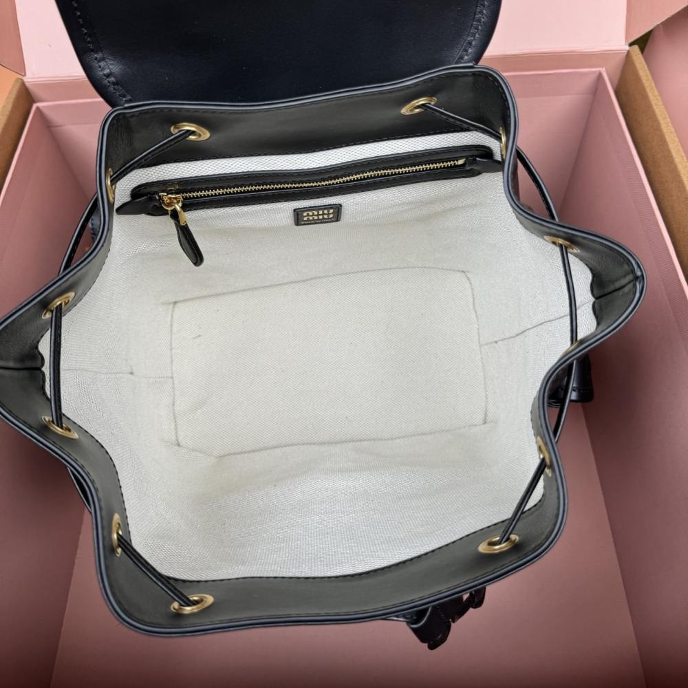 高仿miumiu*5BZ042牛皮雙肩包黑色大號免檢版