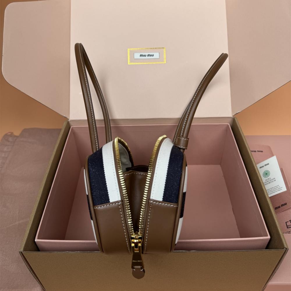 高仿miumiu*Beau系列5BB173牛皮帆布手提包藍白色免檢版