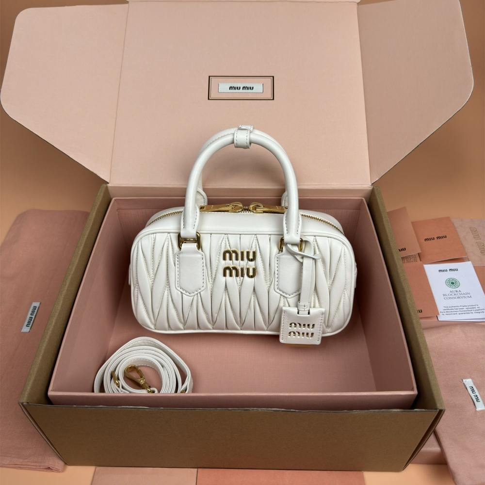 高仿miumiu*Arcadie系列5BB142保齡球小羊皮白色免檢版