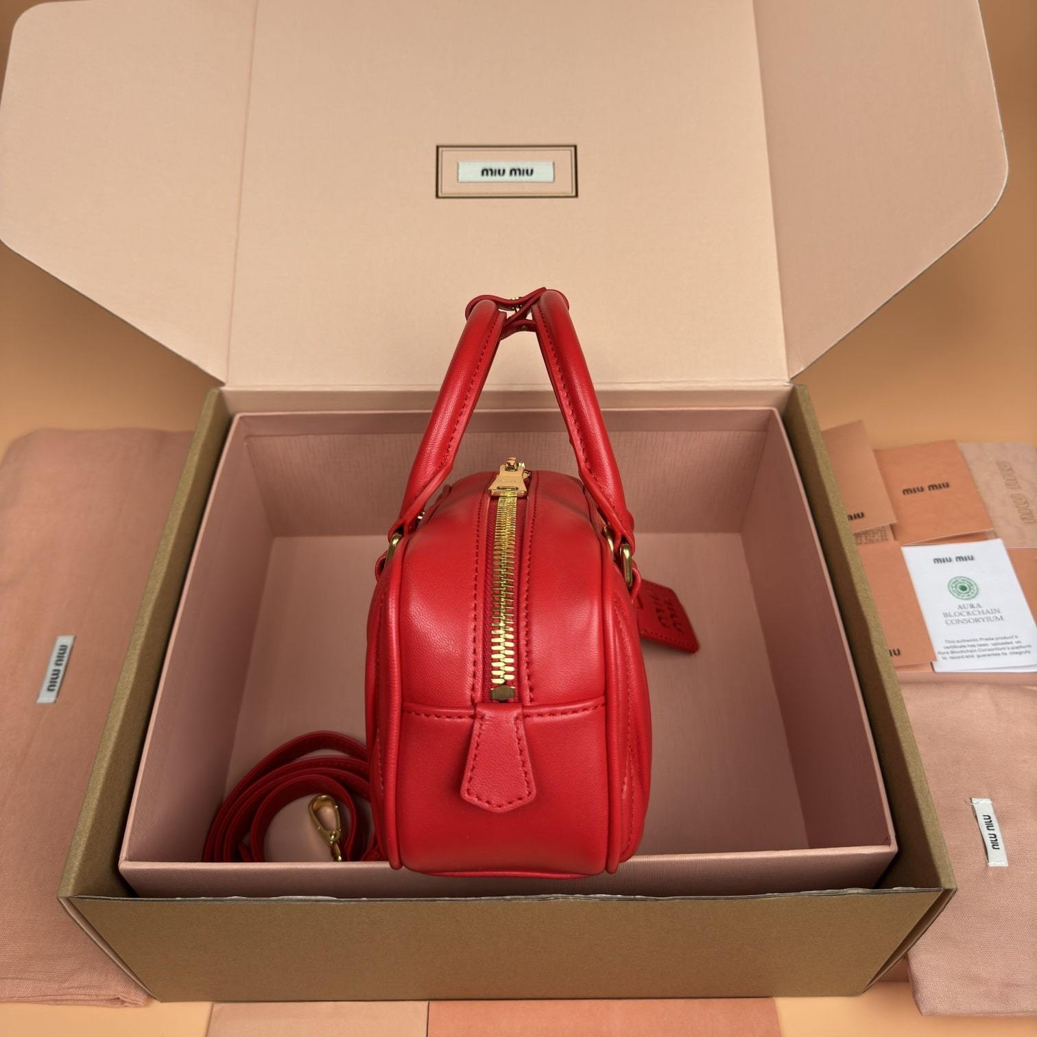 高仿miumiu*Arcadie系列5BB142保齡球小羊皮紅色免檢版