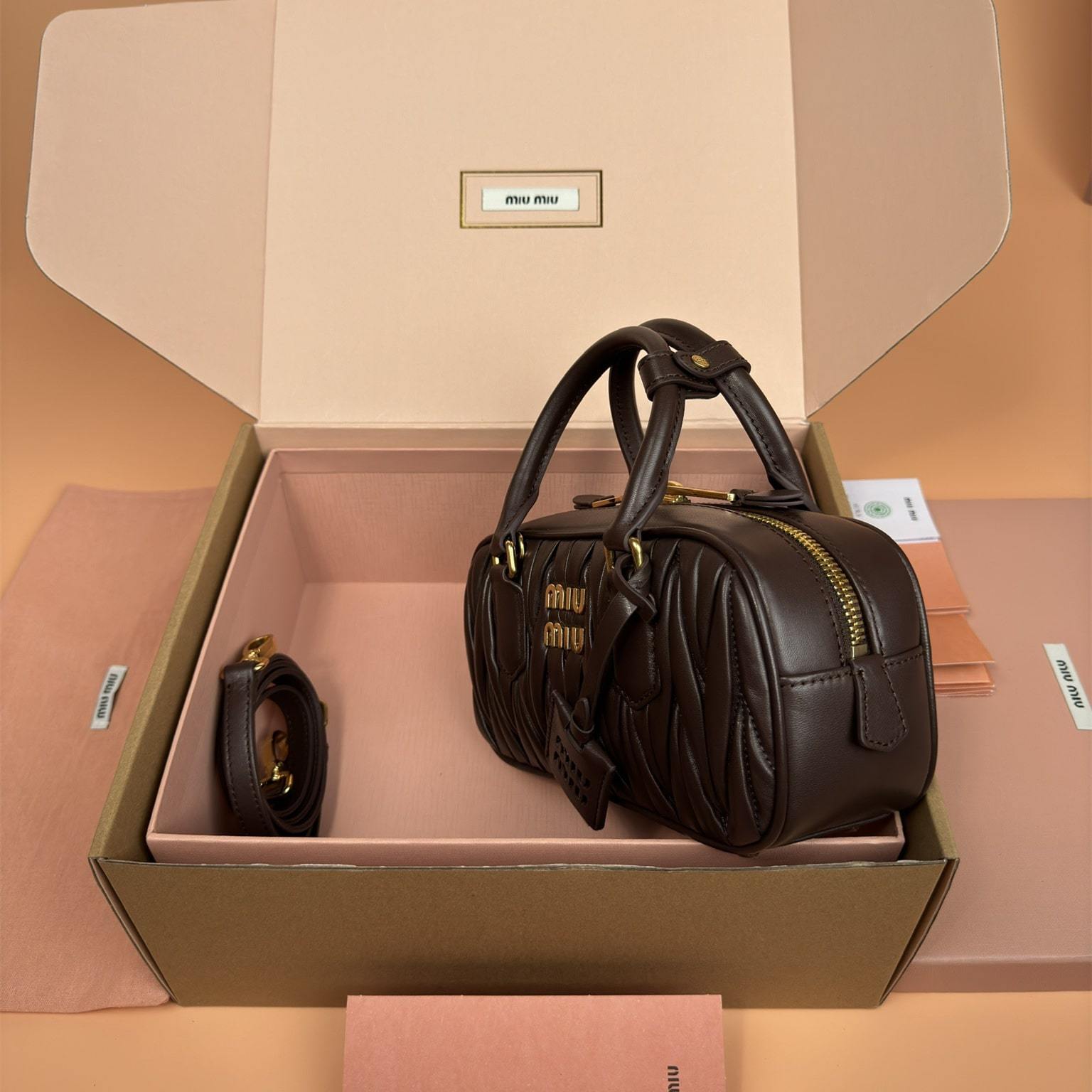 高仿miumiu*Arcadie系列5BB142保齡球小羊皮深棕色免檢版