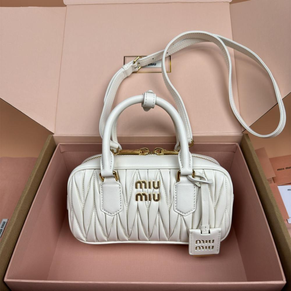 高仿miumiu*Arcadie系列5BB142保齡球小羊皮白色免檢版