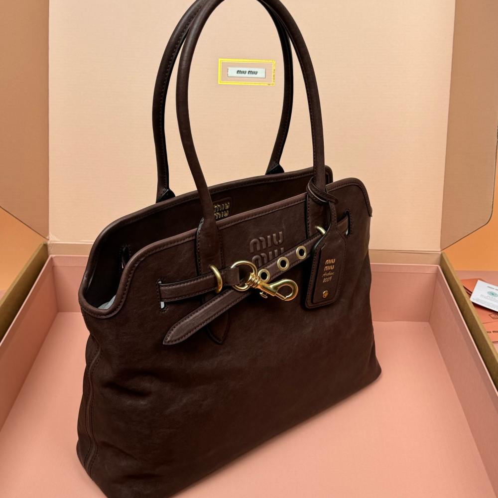 高仿miumiu*Aventure系列5BG291手提包石楠木色免檢版