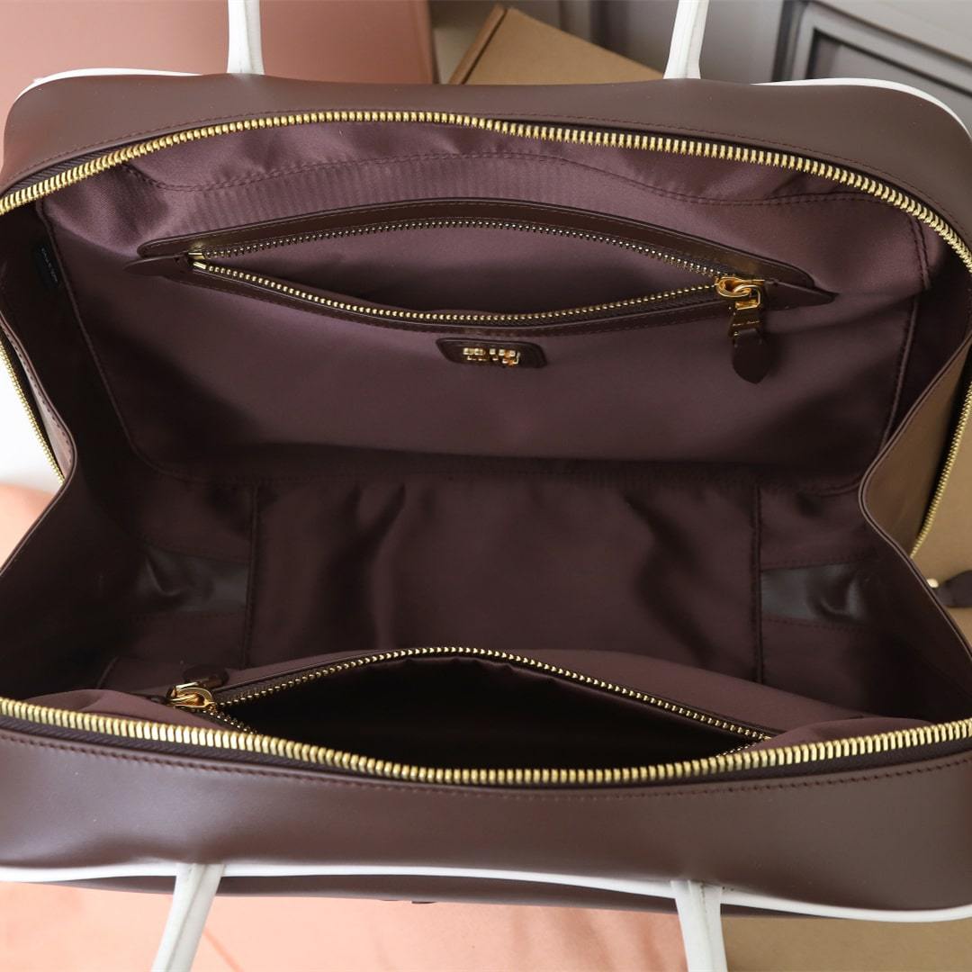 高仿miumiu*Beau系列5BB172小牛皮手袋石楠木白色大號免檢版