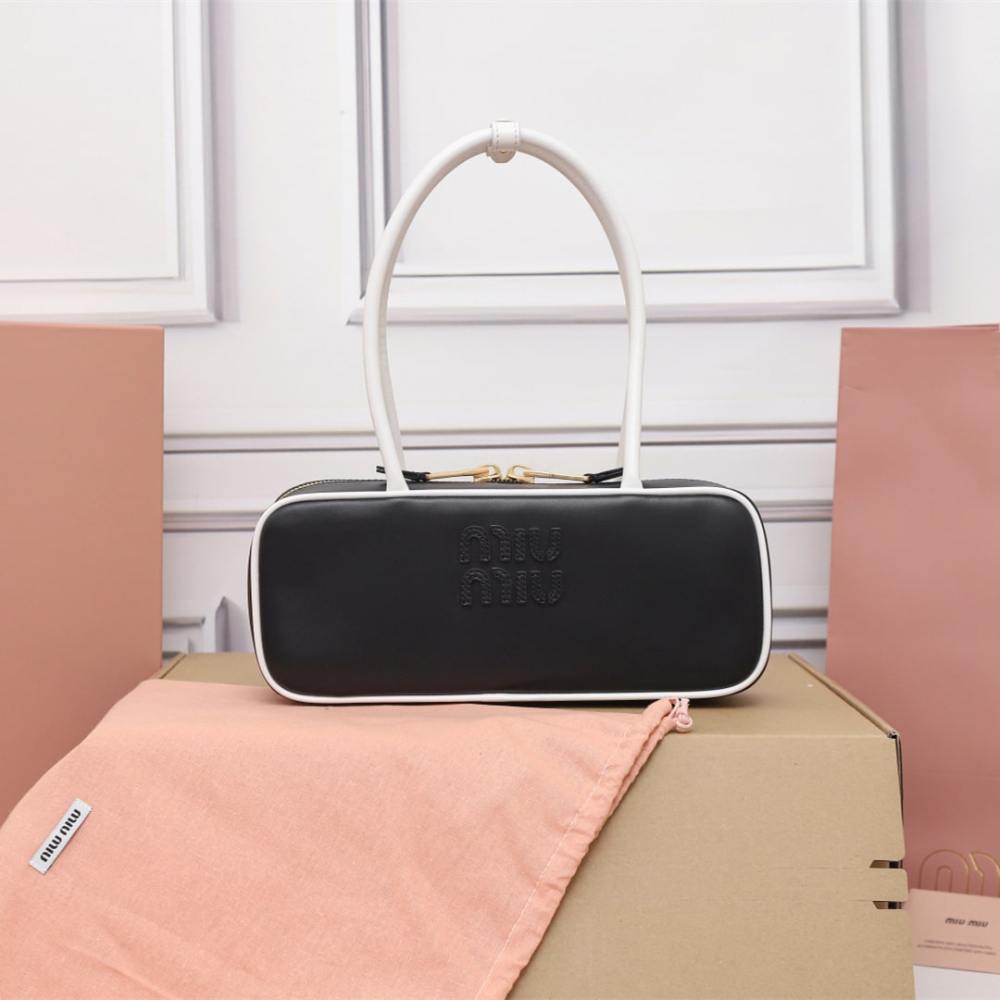 高仿miumiu*Beau系列5BB173小牛皮手袋黑白色小號免檢版